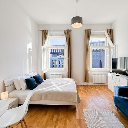 Turnkey I Wenceslas Square Apartments Praag Buitenkant foto